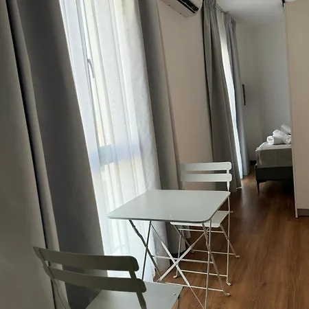 Apartment Gh 1 *
